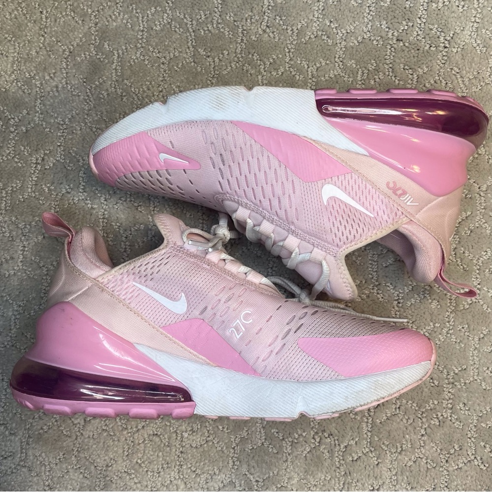 Nike Air Max 270 in Pink